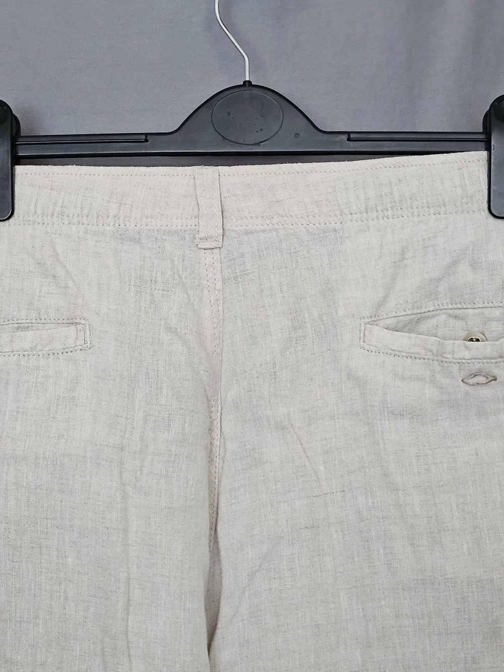 Tommy Bahama Vintage   Linen Beige Cargo Pants with Side Utility Pockets . Large